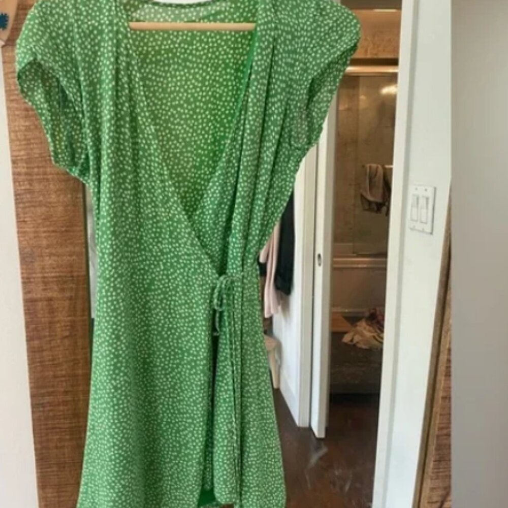 Reformation Dawn dress in julep. Size medium